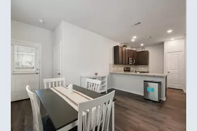 5701 Willamette Drive, Fort Worth, TX 76119 - Photo 7