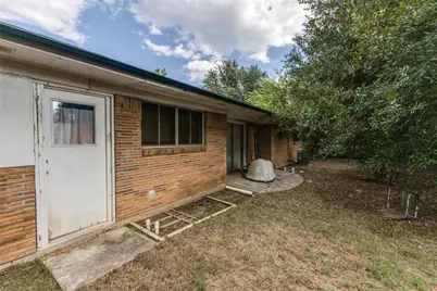 425 Lybrand Street, Wills Point, TX 75169 - Photo 11