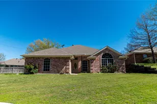 604 Valleyridge Ct, Decatur, TX 76234 - Photo 5