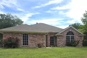 604 Valleyridge Ct, Decatur, TX 76234 - Photo 3