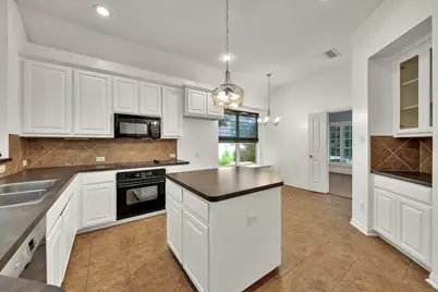 913 Honeysuckle, Grapevine, TX 76051 - Photo 13