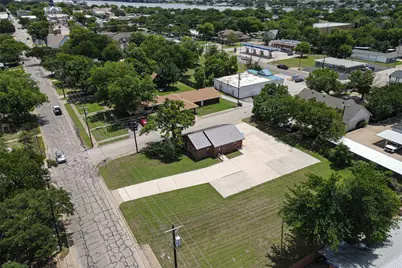 111 N Baker Street #B, Granbury, TX 76048 - Photo 25