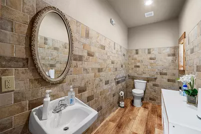 111 N Baker Street #B, Granbury, TX 76048 - Photo 17