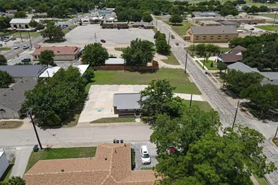 111 N Baker Street #B, Granbury, TX 76048 - Photo 27