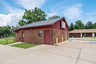 111 N Baker Street #B, Granbury, TX 76048 - Photo 23