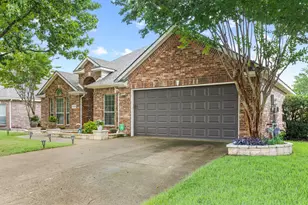10802 St Annes Dr, Rowlett, TX 75089 - Photo 3