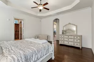200 San Bernard Dr, Irving, TX 75039 - Photo 11