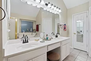 901 Dylan Ct, Burleson, TX 76028 - Photo 31