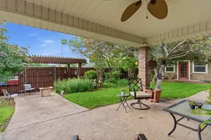 901 Dylan Ct, Burleson, TX 76028 - Photo 33