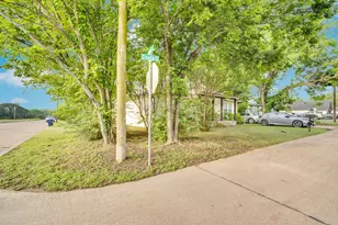 124 Coats St, Waxahachie, TX 75165 - Photo 3