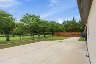 1413 Lariat Cir, Oak Leaf, TX 75154 - Photo 39