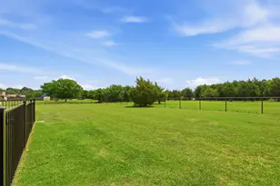 1413 Lariat Cir, Oak Leaf, TX 75154 - Photo 31