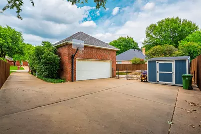 9108 High Oaks Drive, North Richland Hills, TX 76182 - Photo 35