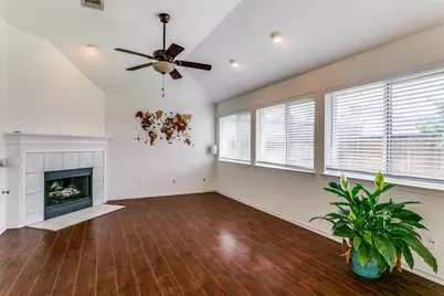 104 Dorsett Drive, Irving, TX 75063 - Photo 9