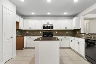 5463 San Patricio Dr, Grand Prairie, TX 75052 - Photo 9