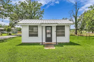 815 S Fairway St, Fairfield, TX 75840 - Photo 1