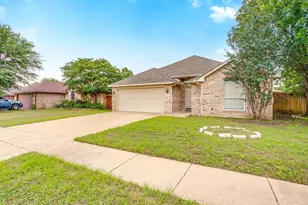 129 Hirth Dr, Crowley, TX 76036 - Photo 3
