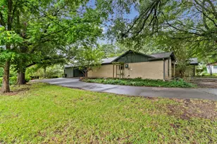 2823 Laurel Ln, Commerce, TX 75428 - Photo 3