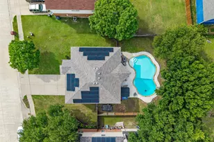 105 Vivian Dr, Waxahachie, TX 75165 - Photo 5