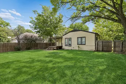 1120 S Pine Street, Grapevine, TX 75050 - Photo 1
