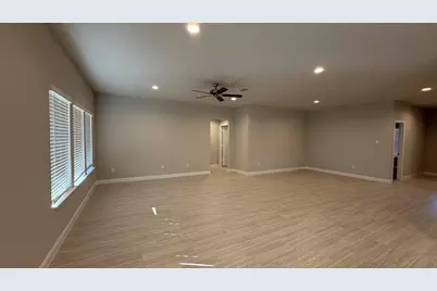 219 Sandstone Circle, Granbury, TX 76048 - Photo 5