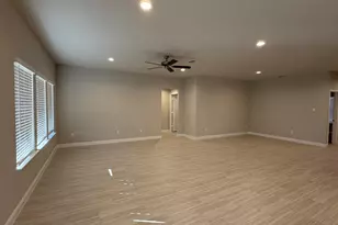 219 Sandstone Cir, Granbury, TX 76048 - Photo 5