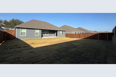219 Sandstone Circle, Granbury, TX 76048 - Photo 19