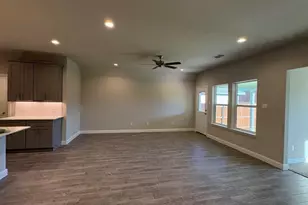 225 Sandstone Cir, Granbury, TX 76048 - Photo 5