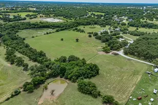 381 Bynum Rd, Bowie, TX 76230 - Photo 33