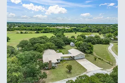 381 Bynum Road, Bowie, TX 76230 - Photo 7
