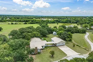 381 Bynum Rd, Bowie, TX 76230 - Photo 7
