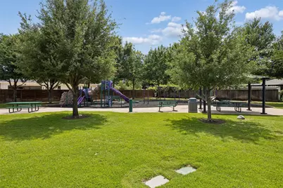 1120 S Pine Street, Grapevine, TX 75050 - Photo 9