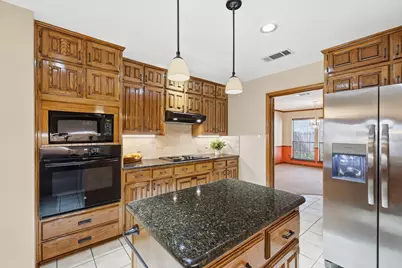 3813 Cambridge Circle W, Bedford, TX 76021 - Photo 3