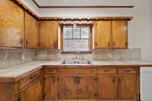 1102 Oaklawn Dr, Corsicana, TX 75110 - Photo 11
