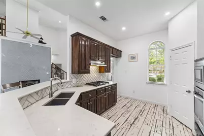 8901 Lakepointe Avenue, Rowlett, TX 75088 - Photo 13