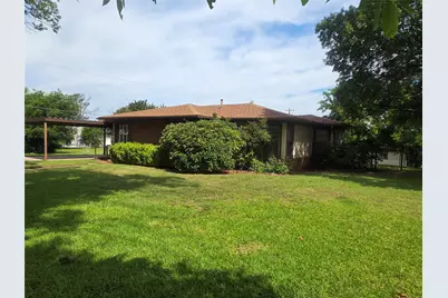1213 Hillcrest Drive, Graham, TX 76450 - Photo 13