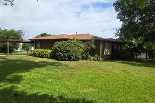 1213 Hillcrest Dr, Graham, TX 76450 - Photo 13