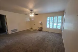 1213 Hillcrest Dr, Graham, TX 76450 - Photo 17