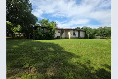 1213 Hillcrest Drive, Graham, TX 76450 - Photo 11