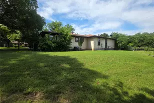 1213 Hillcrest Dr, Graham, TX 76450 - Photo 11