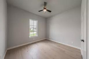 160 Rockin River Dr, Fort Worth, TX 76120 - Photo 19