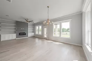 160 Rockin River Dr, Fort Worth, TX 76120 - Photo 13