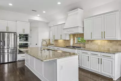 134 Santa Rosa Way, Irving, TX 75062 - Photo 5