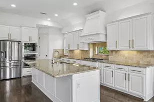 134 Santa Rosa Way, Irving, TX 75062 - Photo 5