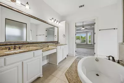 134 Santa Rosa Way, Irving, TX 75062 - Photo 15