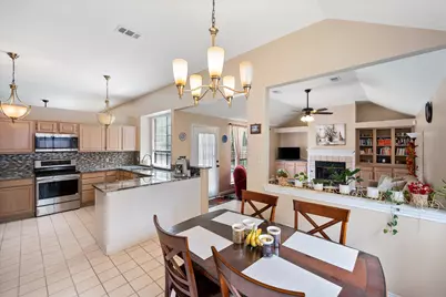 4137 Mapleridge Drive, Grapevine, TX 76051 - Photo 11
