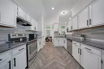 2301 Bennington Drive, Arlington, TX 76018 - Photo 9