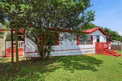 3601 Mockingbird Circle, Cleburne, TX 76031 - Photo 3