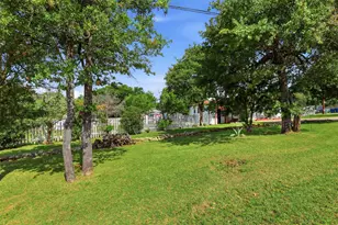 3601 Mockingbird Cir, Cleburne, TX 76031 - Photo 21