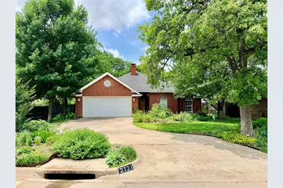 2121 Preston Place, Denton, TX 76209 - Photo 1